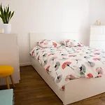 Hostnfly Apartments - Charming Apt Near The Arc De Triomphe